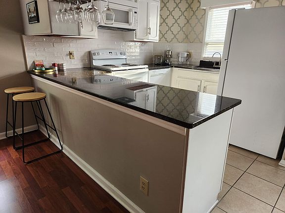 2nd image of 519 Tate St #517-C