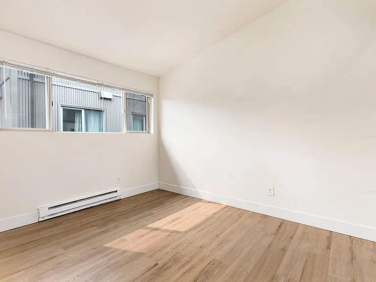 1613 Summit Flats — Photo 7