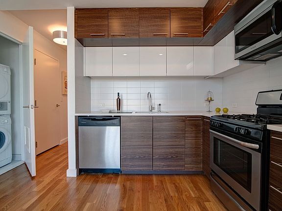 3rd image of 267 6th St APT 6F