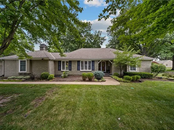 9975 Marty St, Overland Park, KS 66212