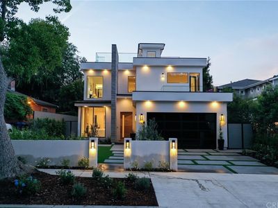 14555 Greenleaf St, Sherman Oaks, CA, 91403