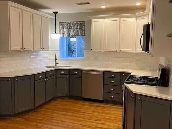 2nd image of 4717 N Beacon St #1N