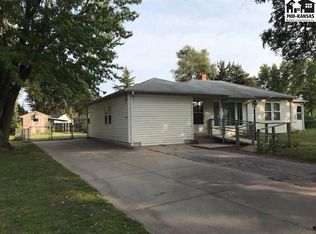 63 Random Rd, Hutchinson, KS 67502