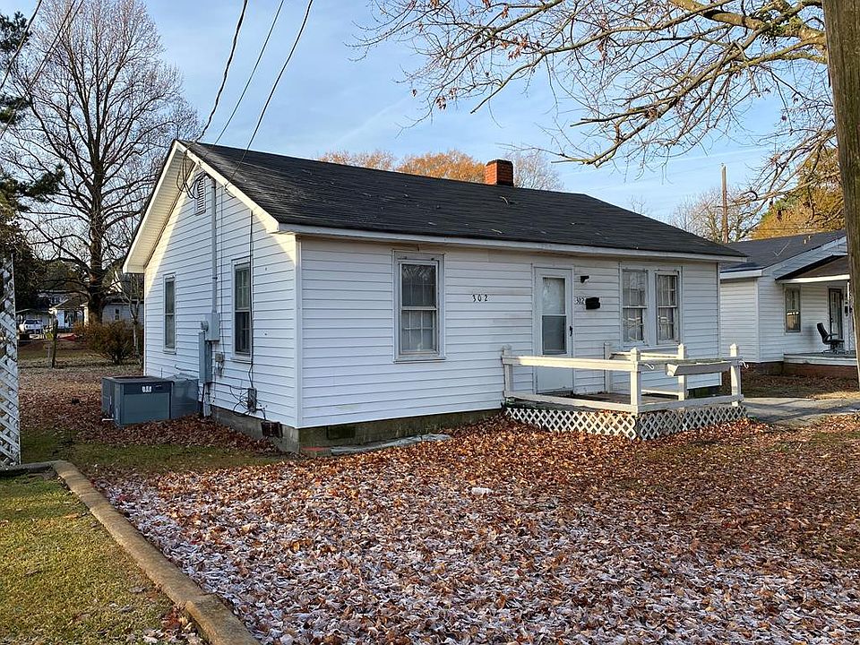 302 E Main St, Mount Olive, NC 28365 | Zillow