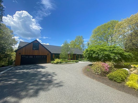 2nd image of 22 Cranmore Rd