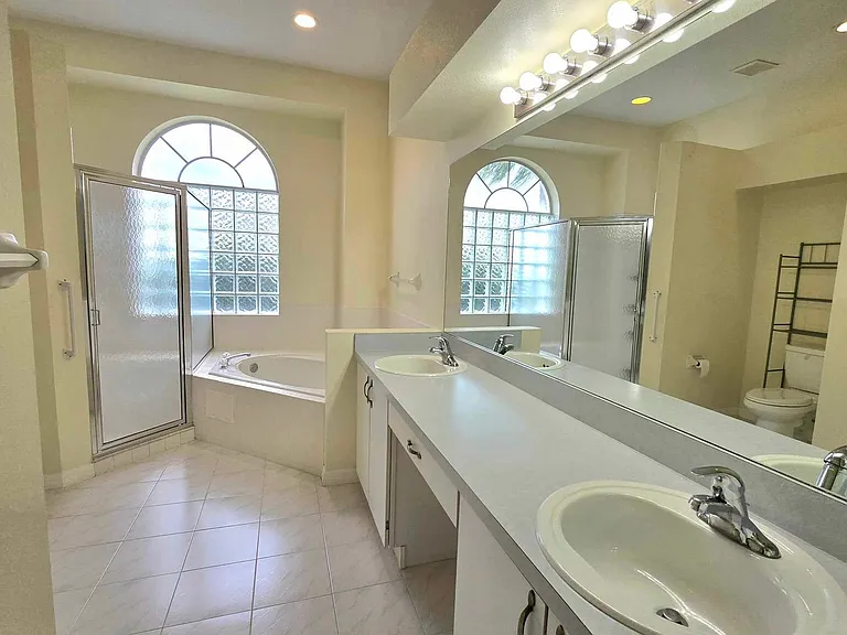 7047 Hazeltine Cir — Photo 14
