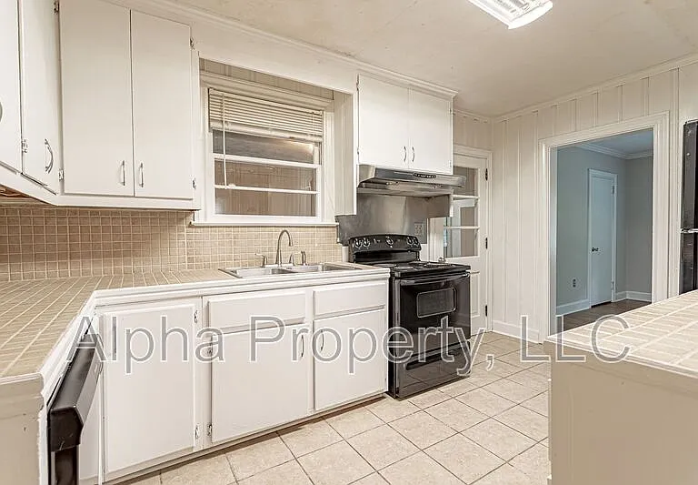 123 Legrand Blvd — Photo 12
