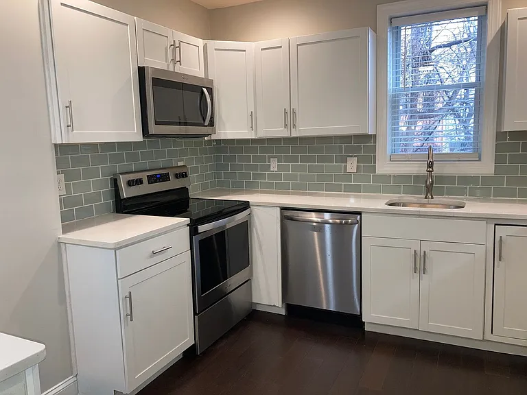2225 W Thompson Street — Photo 3