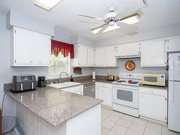 5th image of 6218 Silver Leaf Dr