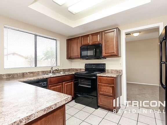 3rd image of 12521 N 79th Ave