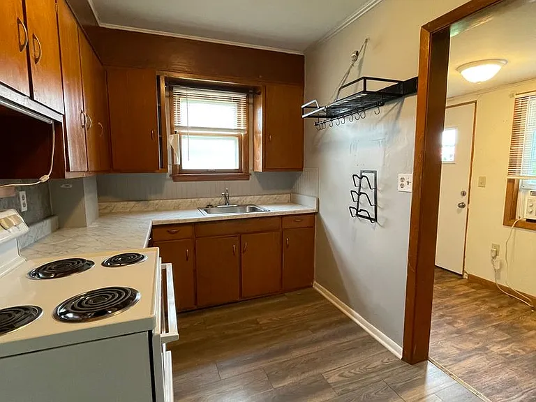 504 Chestnut St — Photo 11