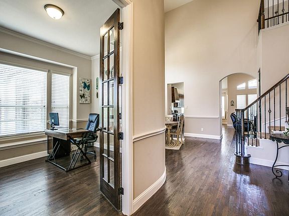 4th image of 5601 Fern Valley Ln