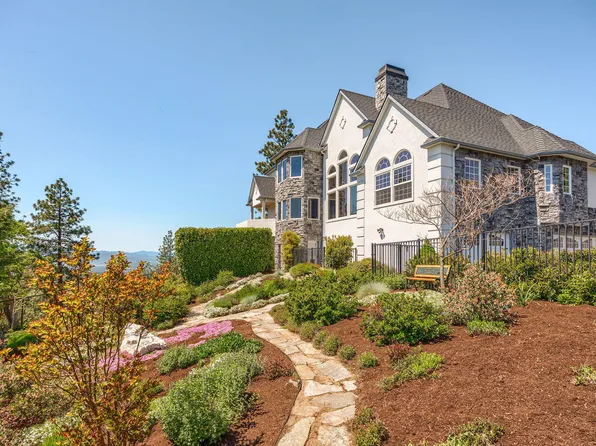 6430 Pine Ridge Dr, Medford, OR 97504