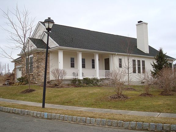 2nd image of 44 Bluffs Ct #44