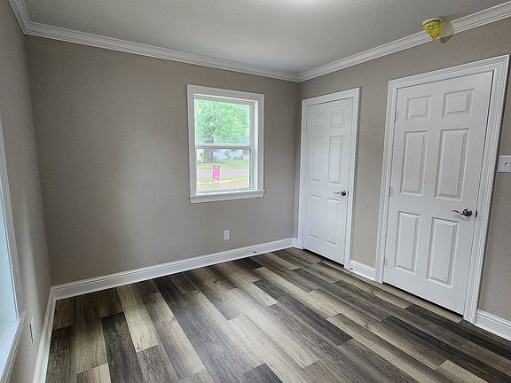 5th image of 205 Roy St