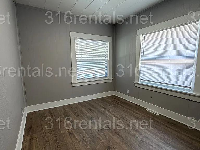 514 W 4th Ave — Photo 15