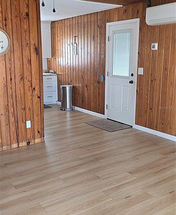 5th image of 1573 Fort Meade Rd