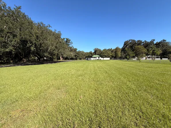 3802 Medulla Rd, Plant City, FL 33566