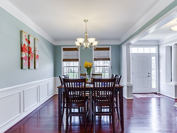 3rd image of 98 Coachman Cir