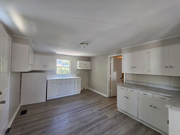 4th image of 4030 Gonzales Ave