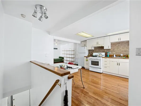 151 14th St, Brooklyn, NY 11215