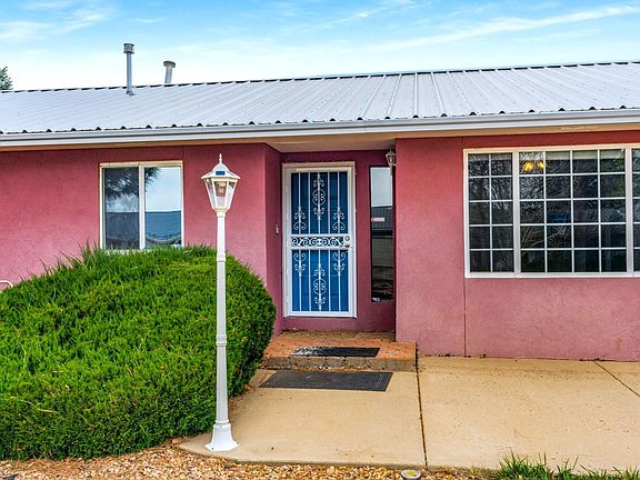 3rd image of 555 Vegas Dr