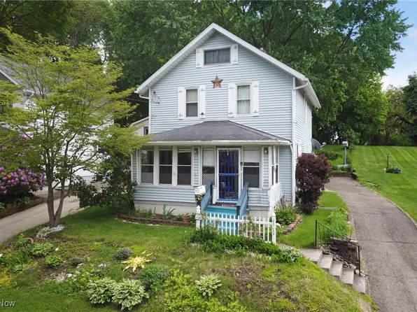 645 N Way St, Barberton, OH 44203