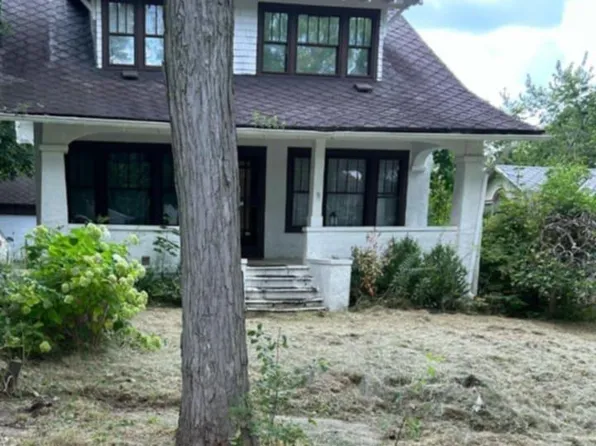 1731 Crescent Dr, Flint, MI 48503