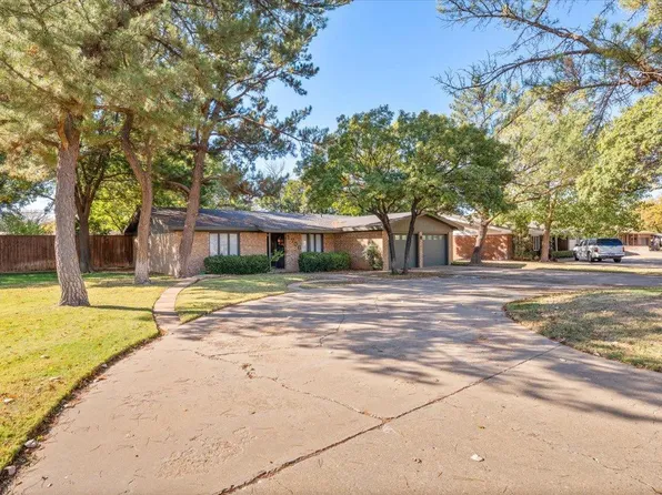 1706 E Tate St, Brownfield, TX 79316
