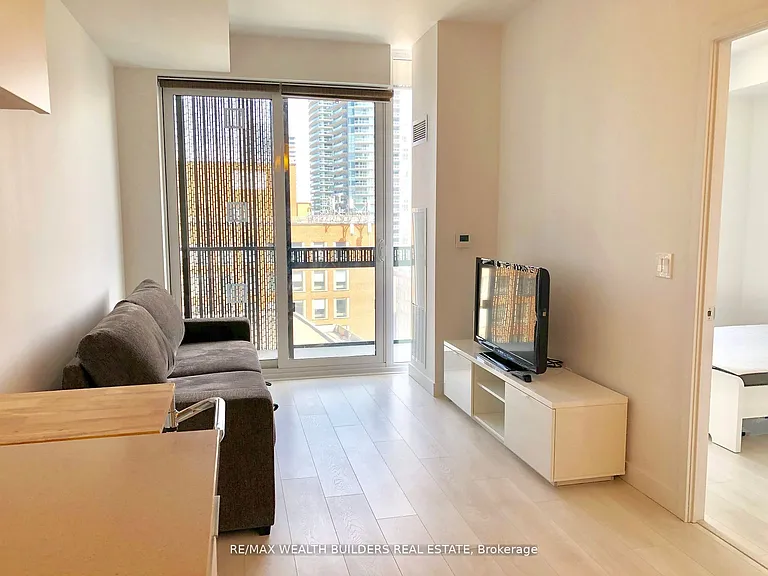 8 Eglinton Ave E #1010 — Photo 1
