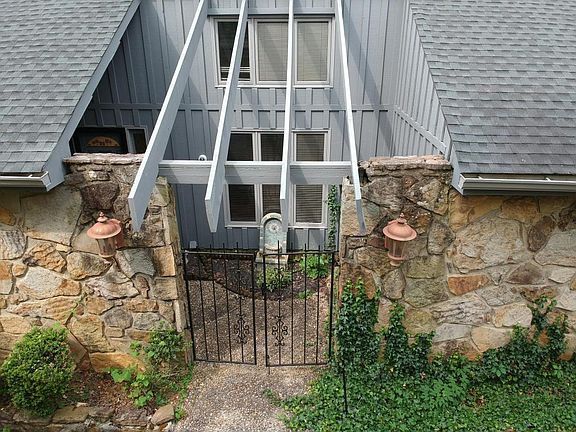 3rd image of 2625 Brandywine Dr