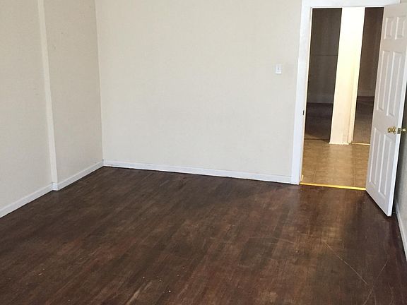 5th image of 102 1/2 E Washington St
