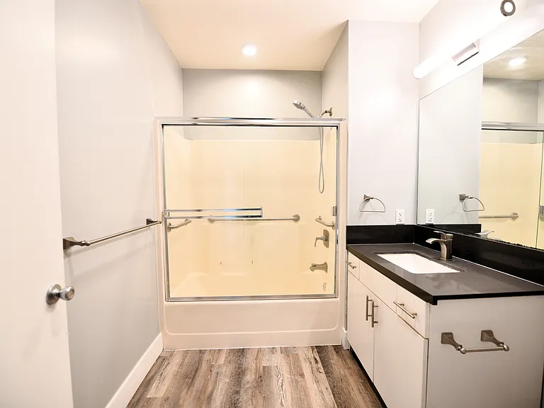 8465 Broadway #301 — Photo 25