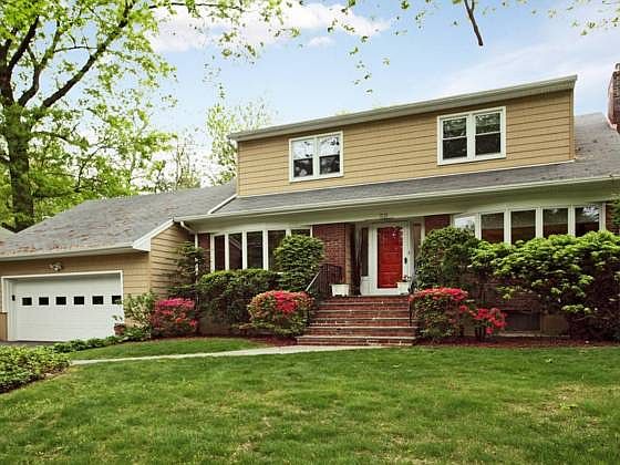 2nd image of 52 Seton Dr