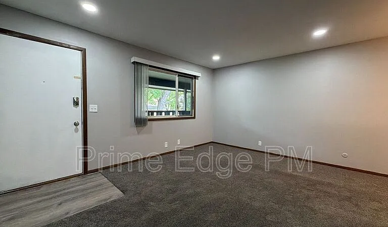 4520 Calvert St #7 — Photo 3