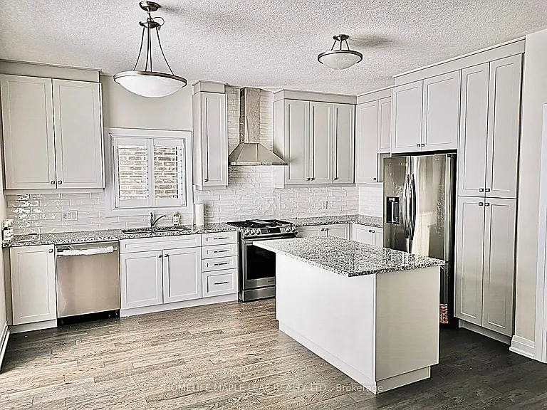 917 Valencia Ct — Photo 12