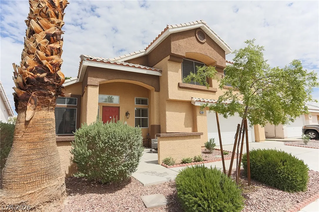 4 bed, 2.5 bath, 1830 sqft, $3,500 — Photo 2