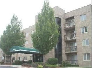 18600 Village West Dr APT 104, Hazel Crest, IL 60429