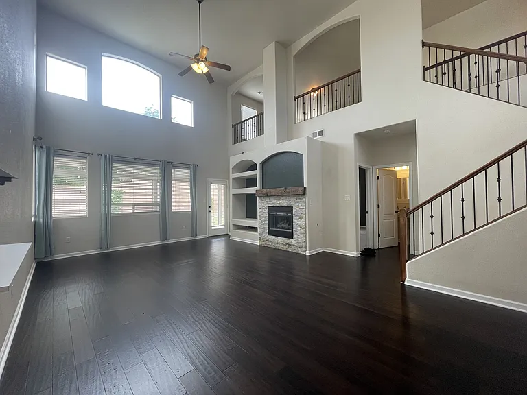 2401 Falesco Rd SE — Photo 11