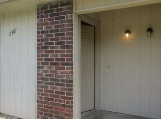 2307 W Meadow Dr, Rogers, AR 72756