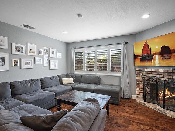 5th image of 7821 Santa Barbara Dr