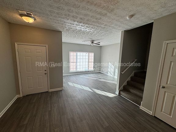 3rd image of 1755 Carrington Dr