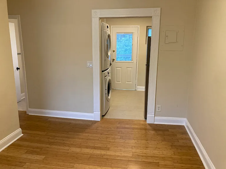 142 Richmond St SE — Photo 7