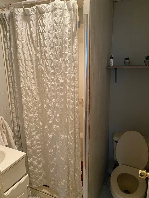 Studio, 450 sqft, $2,400 — Photo 3