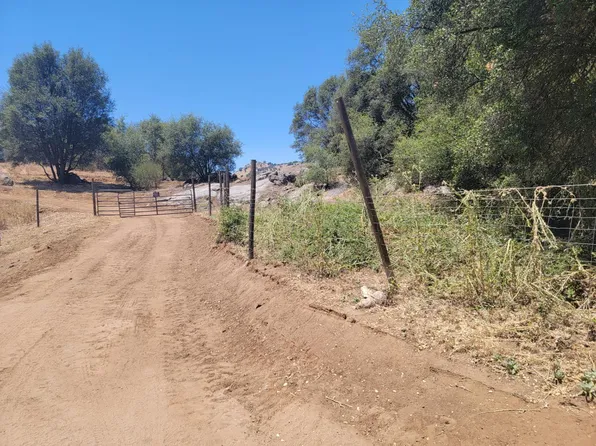 533 Mound Ln, Squaw Valley, CA 93675
