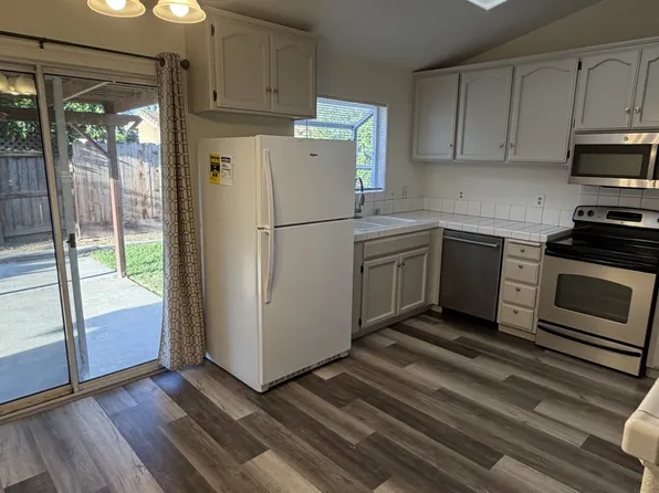 562 Moonbeam Way, Turlock, CA 95382
