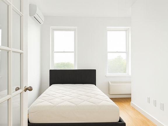 3rd image of 285 Troutman St APT 2R