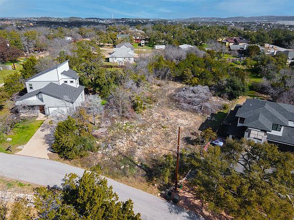 3rd image of 14432 Tuscola Cir