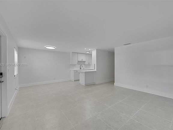 2nd image of 808 SW 12th Ct #808