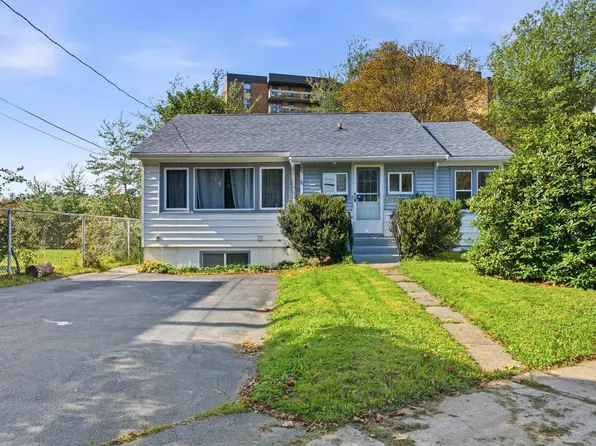 3360 Saint Andrews Ave, Halifax, NS B3L 3Y1